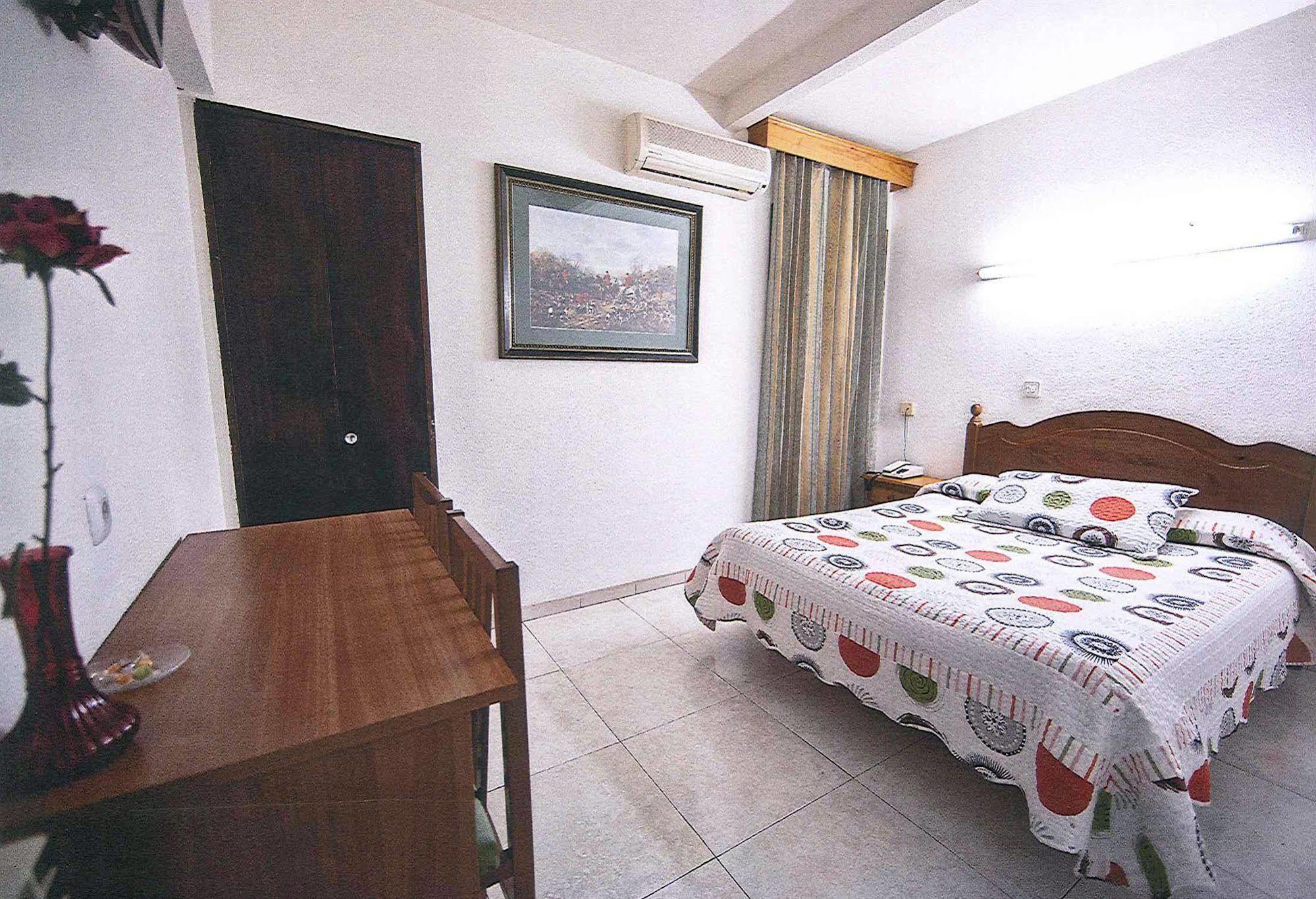 La Rosa 2* Caces